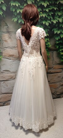 Svatební šaty 0000026 půjčení. 